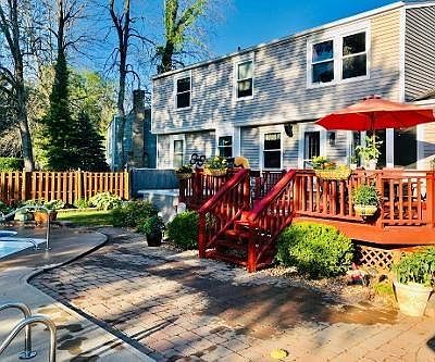 3rd image of 123 Thistlewood Ln