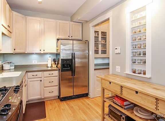 3rd image of 5354 N Glenwood Ave APT 1S