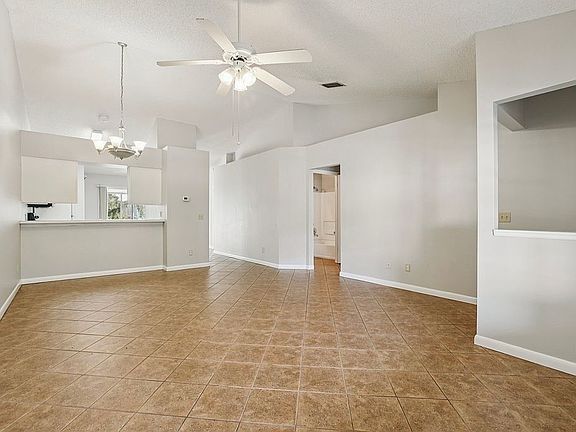 2nd image of 128 Reserve 208 Cir