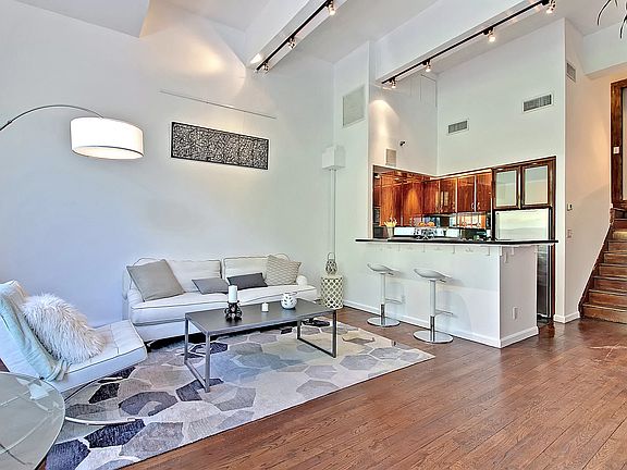 4th image of 130 Barrow St APT 203
