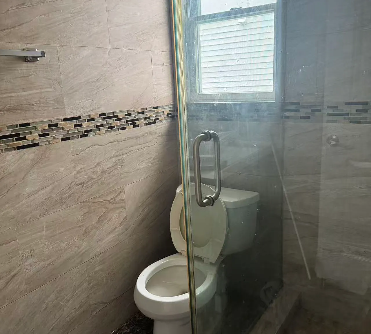 3 bed, 850 sqft, $3,200 — Photo 4