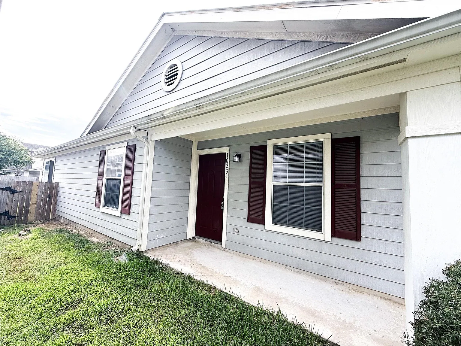 3 bed, 2.0 bath, 1152 sqft, $1,550 — Photo 3