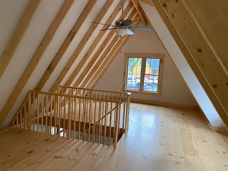 52 Main St #10 — Photo 17