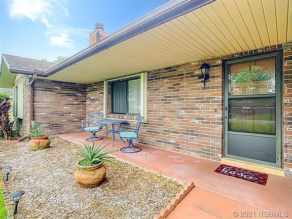 3rd image of 2328 Travelers Palm Dr