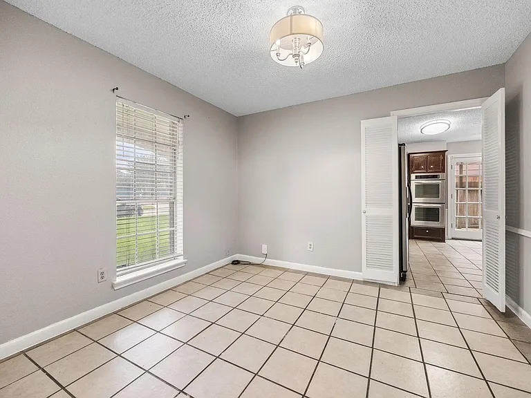 2211 Turtle Creek Dr — Photo 5