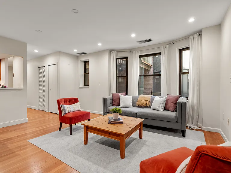 103 Gainsborough St #108 — Photo 2