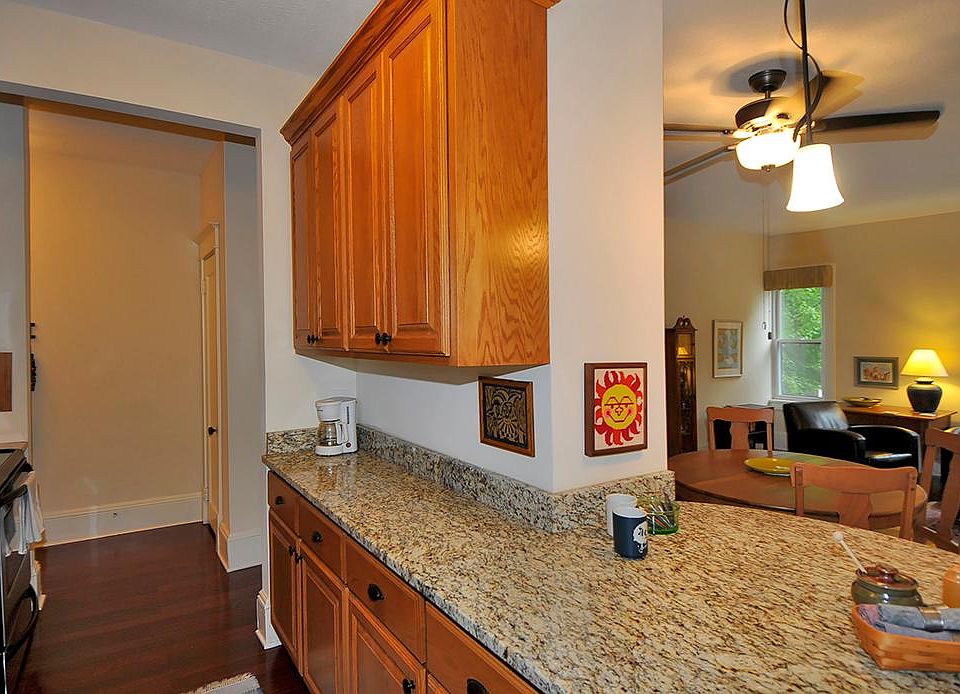 1st image of 391 Laurel Ave