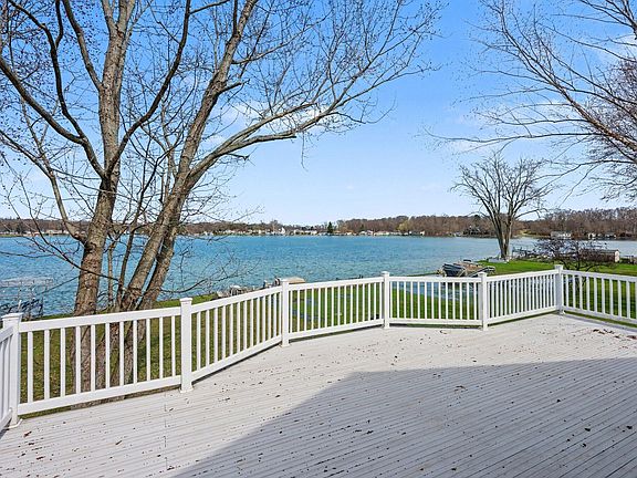 4th image of 19656 Lakeshore Dr