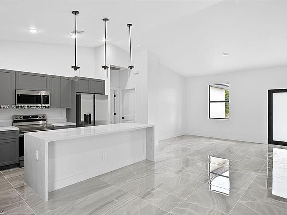 4th image of 2524 70th St W