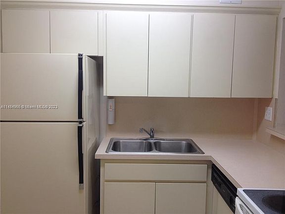 3rd image of 10397 N Kendall Dr APT W1