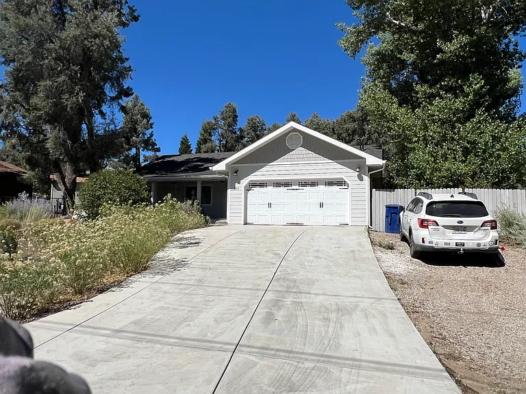 1113 Lion Ln — Photo 1