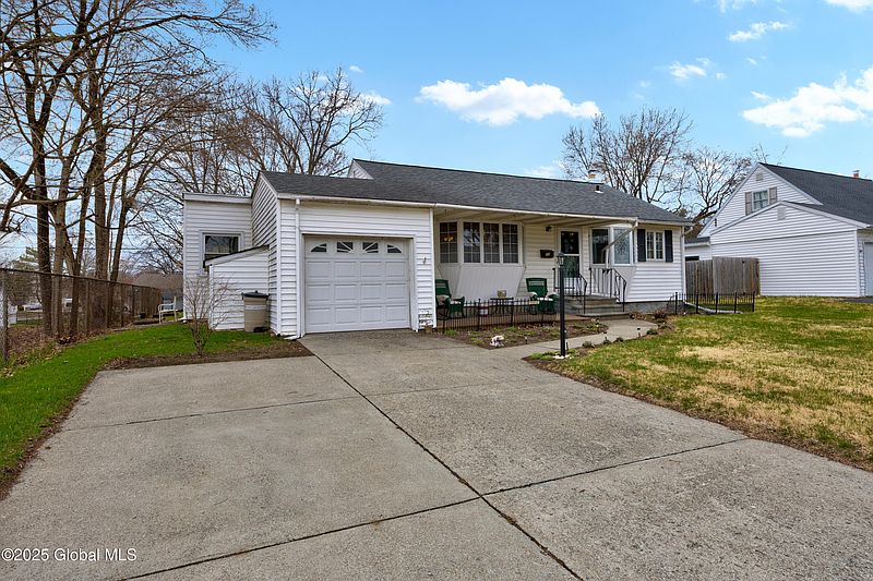 3rd image of 72 Southgate Road