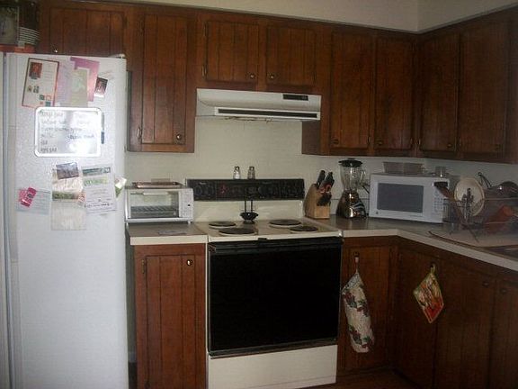 2nd image of 213 Heriard St