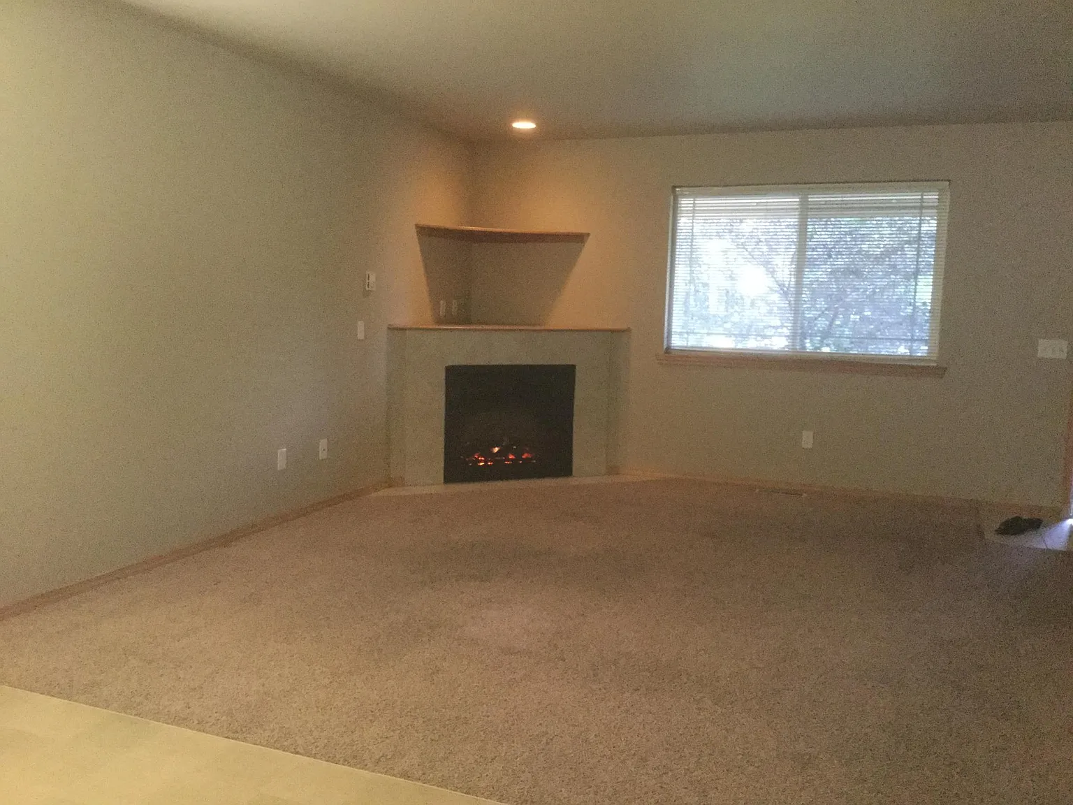 2 bed, 2.5 bath, 1300 sqft, $1,700 — Photo 4