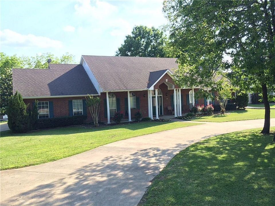 1st image of 110 Kirk Dr