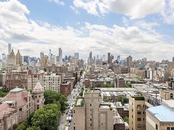 2nd image of 101 W 79th St APT 6E