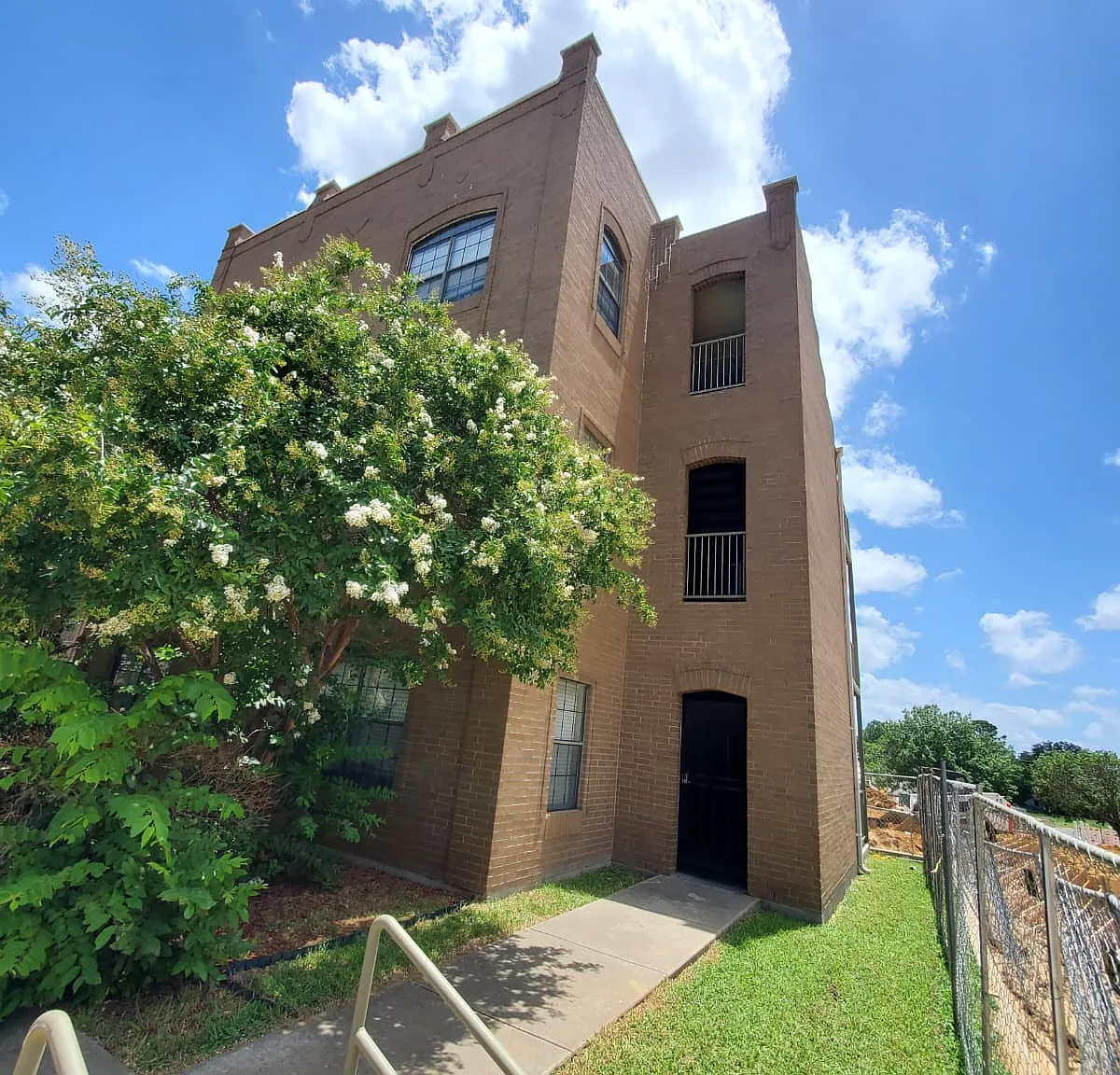 2 bed, 1088 sqft, $1,500 — Photo 2