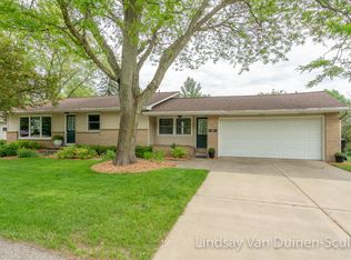 1312 Forest Hill Ave SE, Kentwood, MI 49546