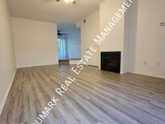 3rd image of 14605 Burbank Blvd #106