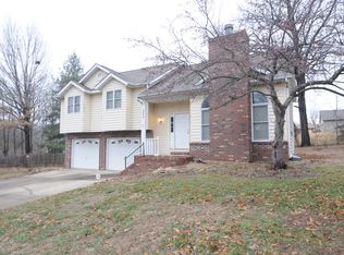 303 Willow Creek Dr, Edwardsville, IL 62025