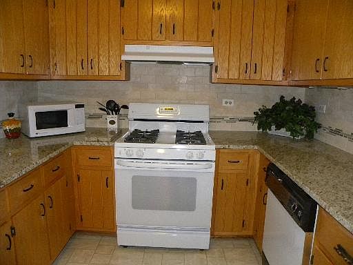 4th image of 11524 Alpine Ave