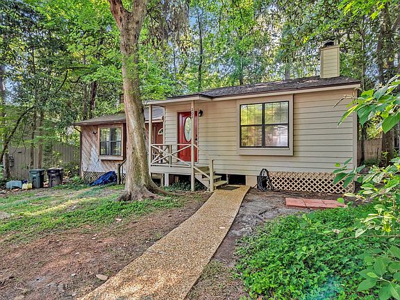 2nd image of 202 Parkbrook Cir