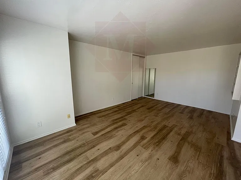 1313 Olive St #5 — Photo 3