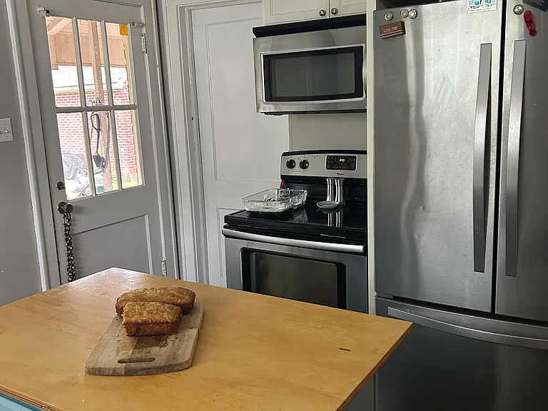 2458 Chestnut Ave #1 — Photo 2