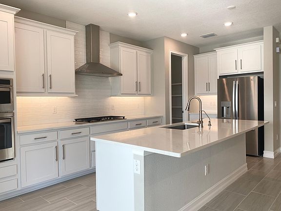 5th image of 4851 Tivoli Dr