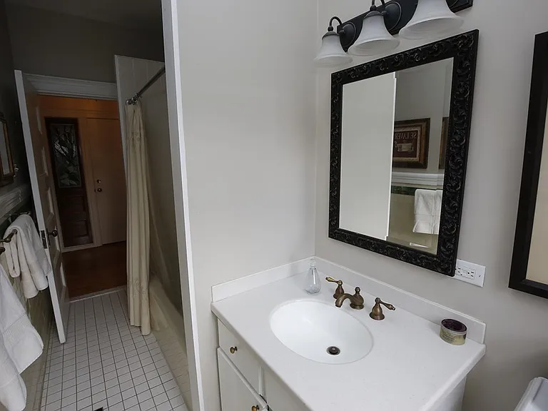 919 Beacon St #2 — Photo 8