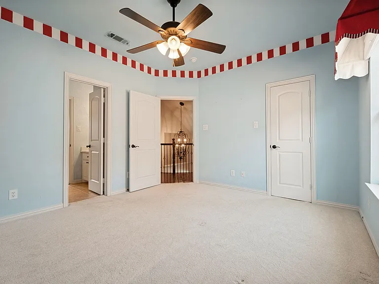 4046 E Hill Dr — Photo 22
