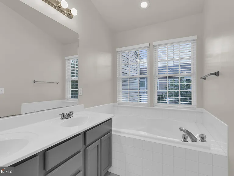 13511 Lavender Mist Ln — Photo 18