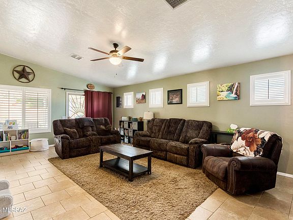 3rd image of 3301 Sequoia Ct