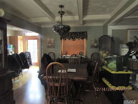 4th image of 240 Evergreen Ave