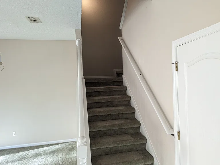 847 Assembly Ct — Photo 8