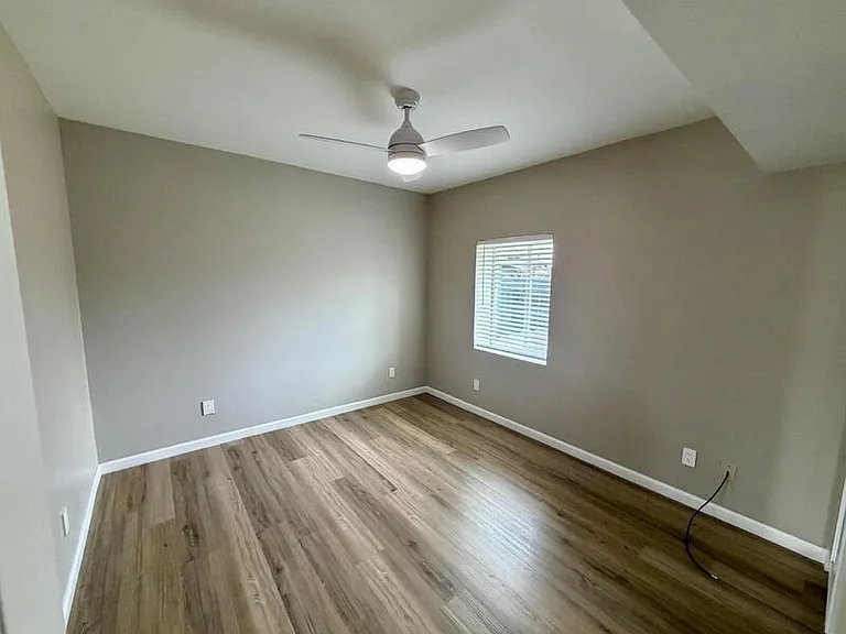 2029 W Adams St — Photo 10