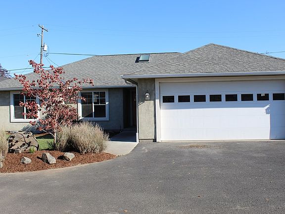 2nd image of 105 Fishtrap Ln