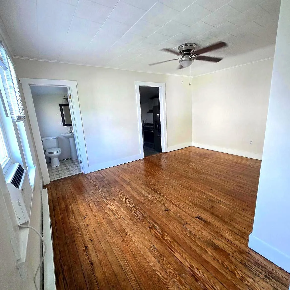2 bed, 925 sqft, $1,650 — Photo 3
