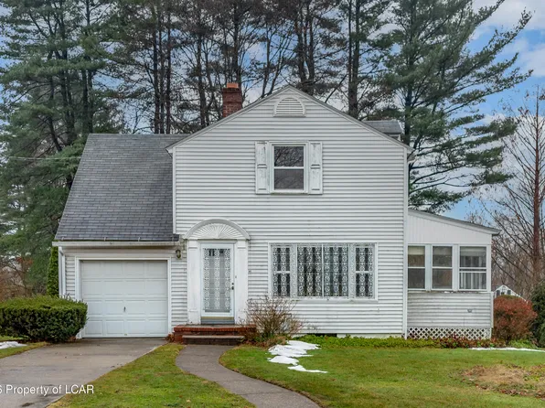 86 Grandview Ave, Dallas, PA 18612