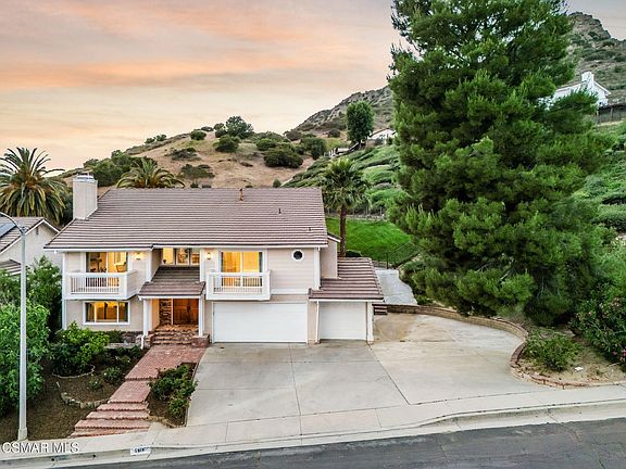 3rd image of 6919 Castle Peak Dr
