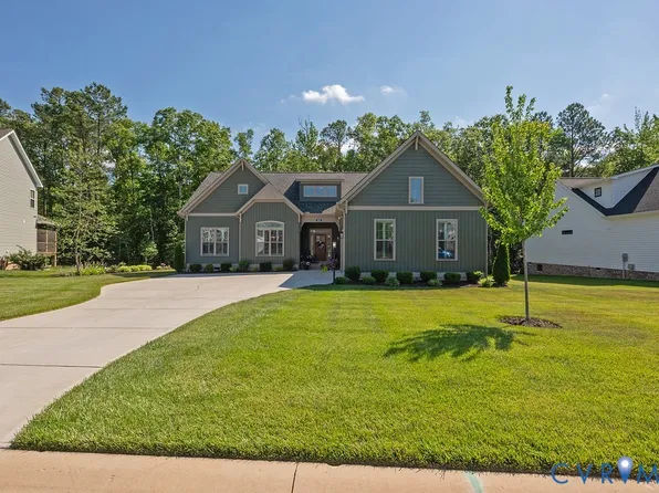 9212 Kinnerton Dr, Midlothian, VA 23112