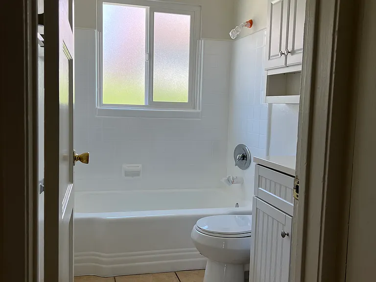 2307 Kenmere Ave — Photo 6