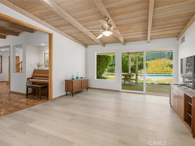 5065 Casa Dr — Photo 13