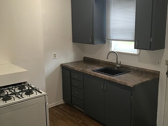 4th image of 13601 C St S #13601