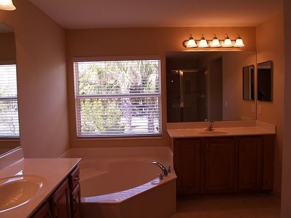 5th image of 7671 Jewelwood Dr