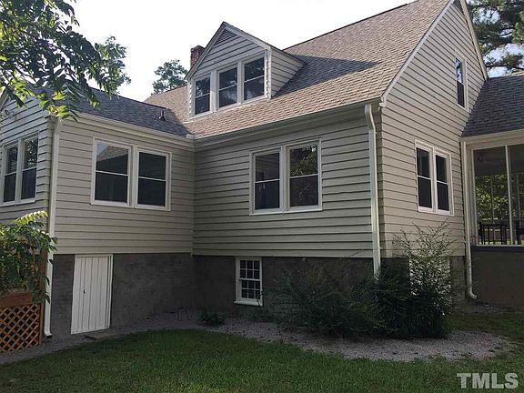 2nd image of 309 Crockett St
