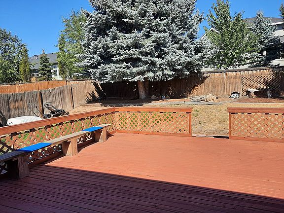 Beautiful huge 20' x 20' deck