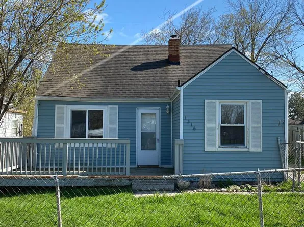 1316 James St, Burton, MI 48529