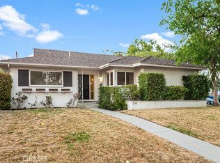 21701 Arminta St, Canoga Park, CA 91304