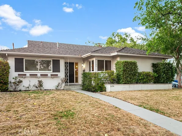 21701 Arminta St, Canoga Park, CA 91304